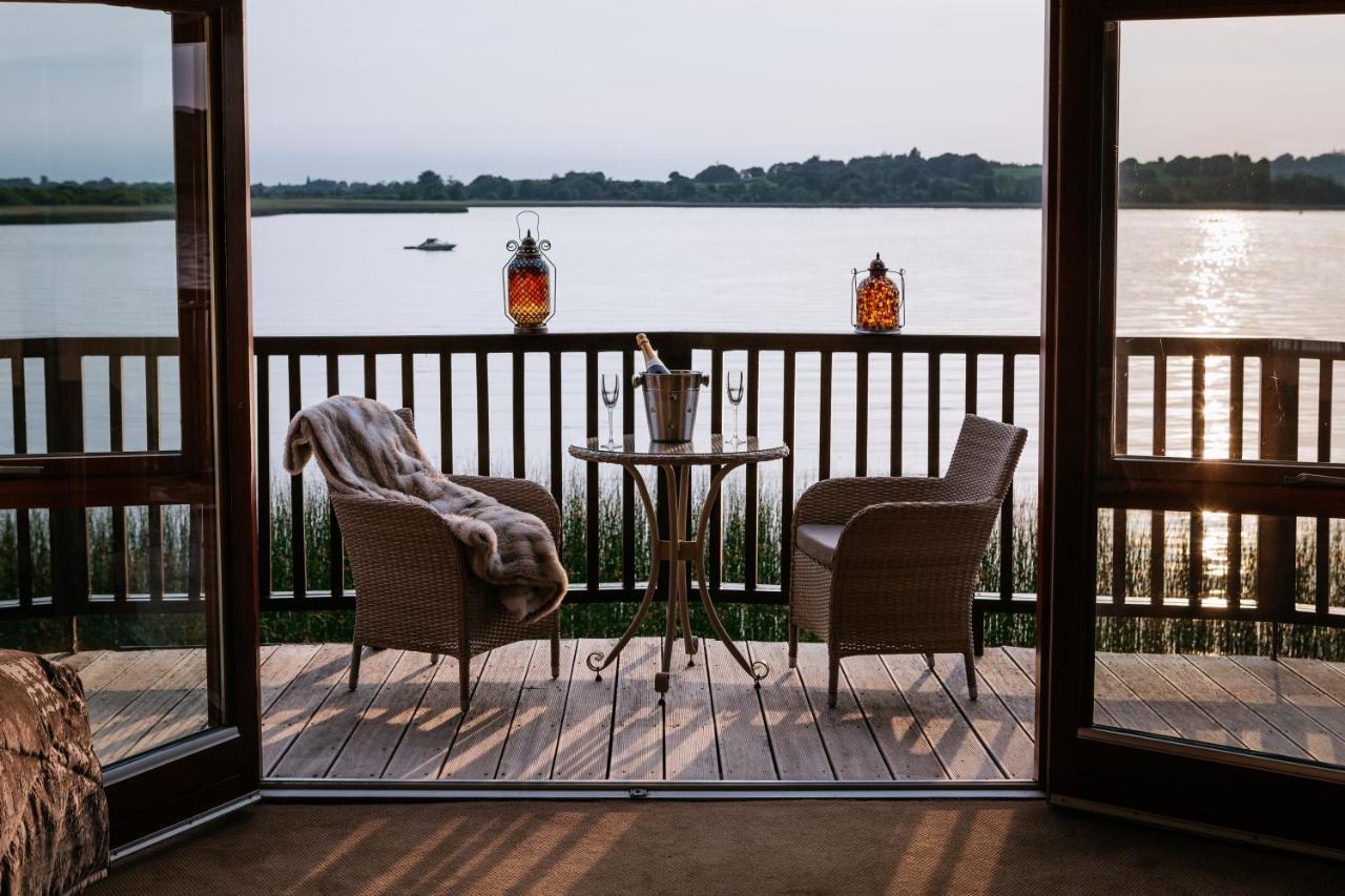 Wineport Lodge Glasson Bagian luar foto