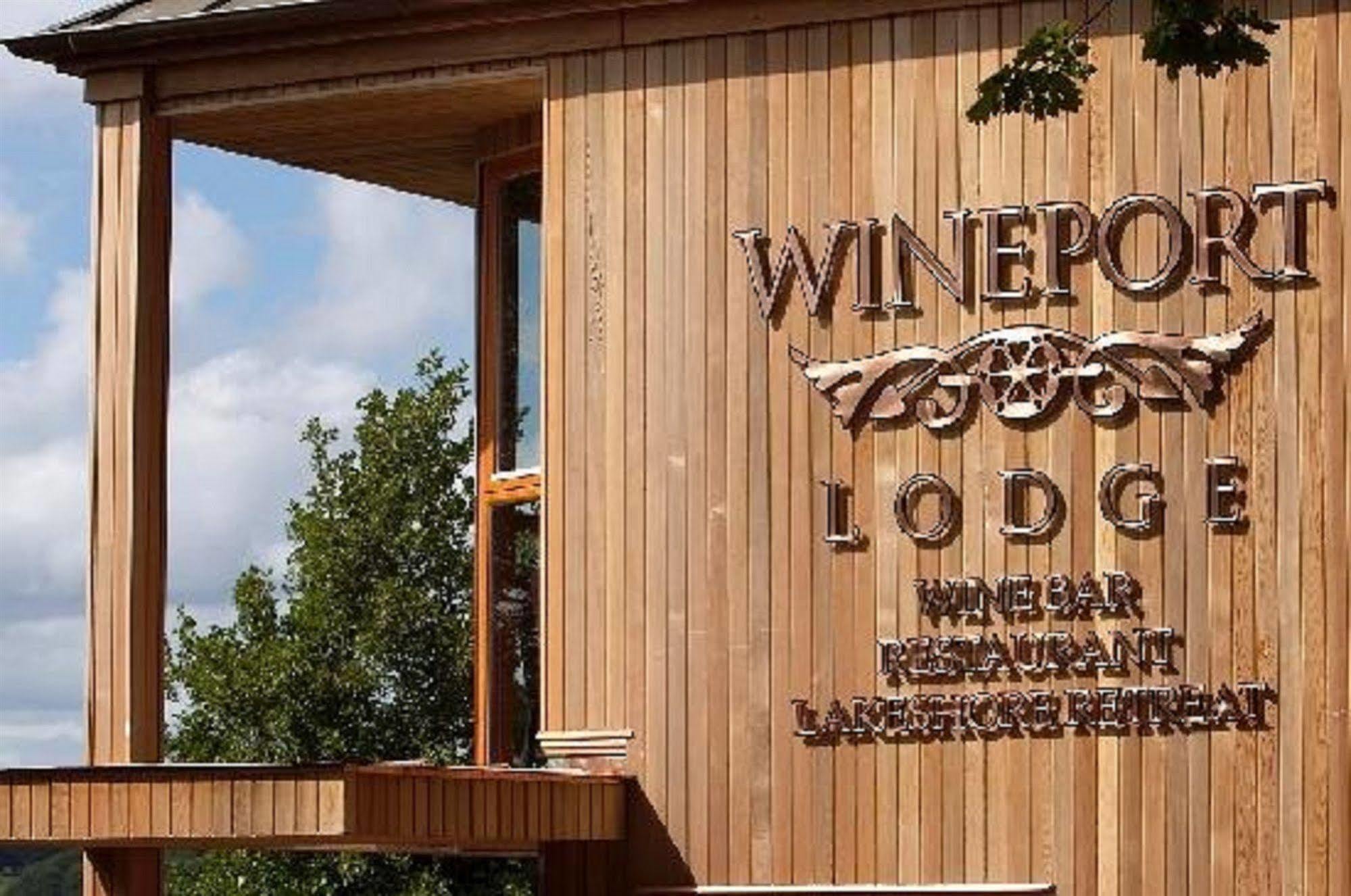 Wineport Lodge Glasson Bagian luar foto