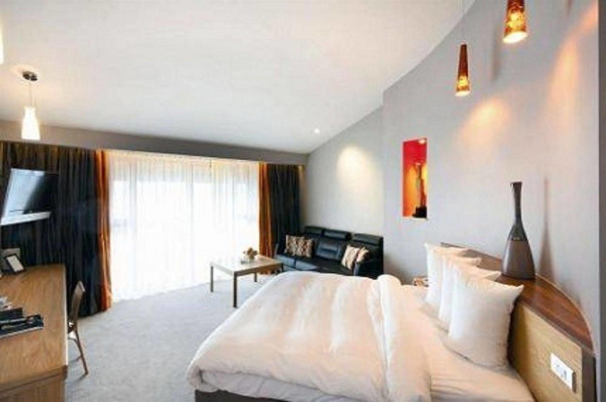 Wineport Lodge Glasson Bagian luar foto